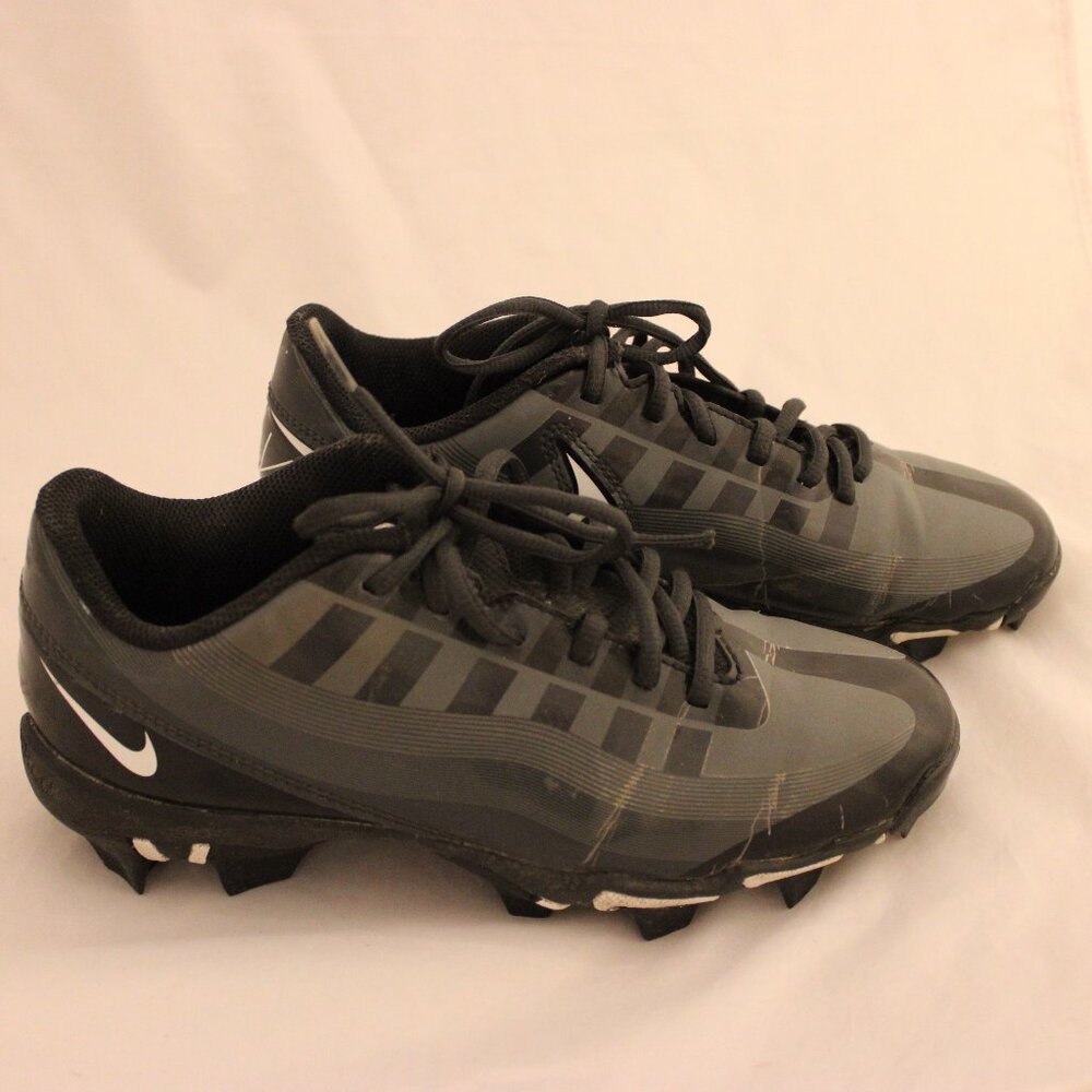 Nike Vapor Edge Shark BG Football Cleats Size 5.5 Youth Boys